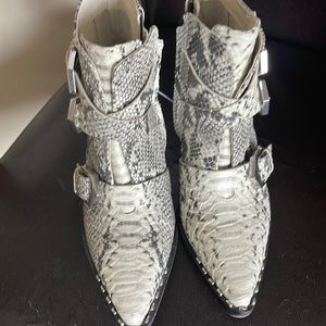 Gianni bindi leather booties size 6